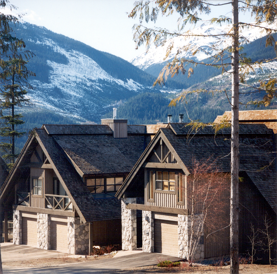 About Pinnacle Ridge Whistler