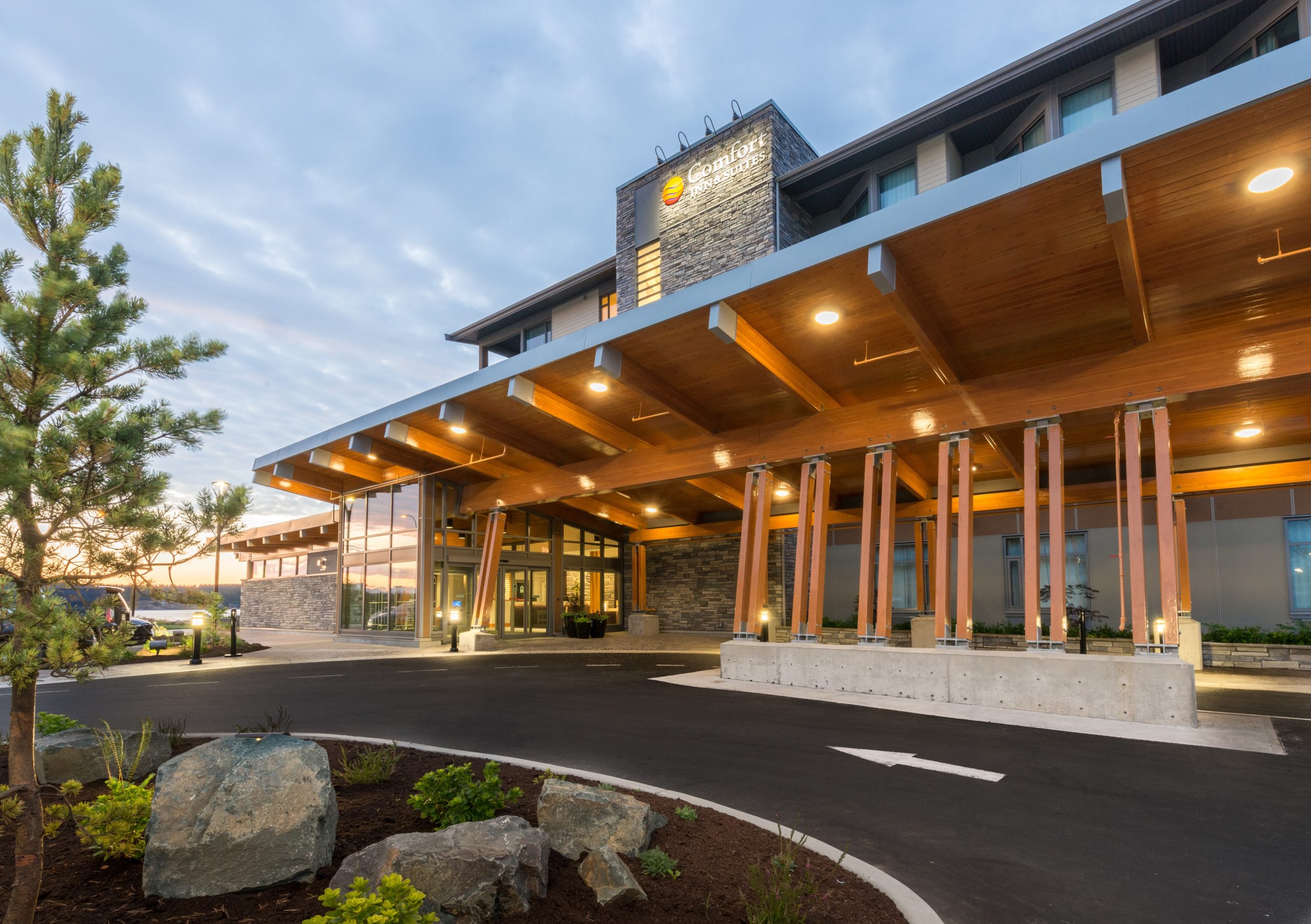 About Campbell River Hotel